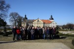 Abb. 1: Die Teilnehmer der Veranstaltung vor Schloss Hundisburg (Foto: M. Poppe).